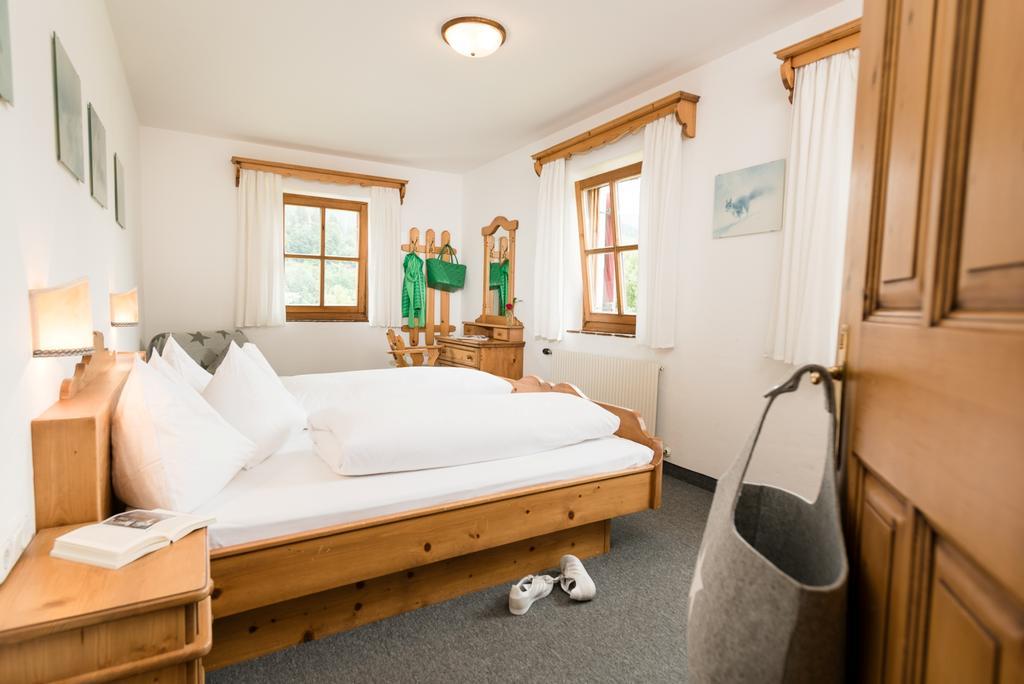 Ansitz Wirtsgut - Familienappartements In Den Bergen 莱奥冈 外观 照片