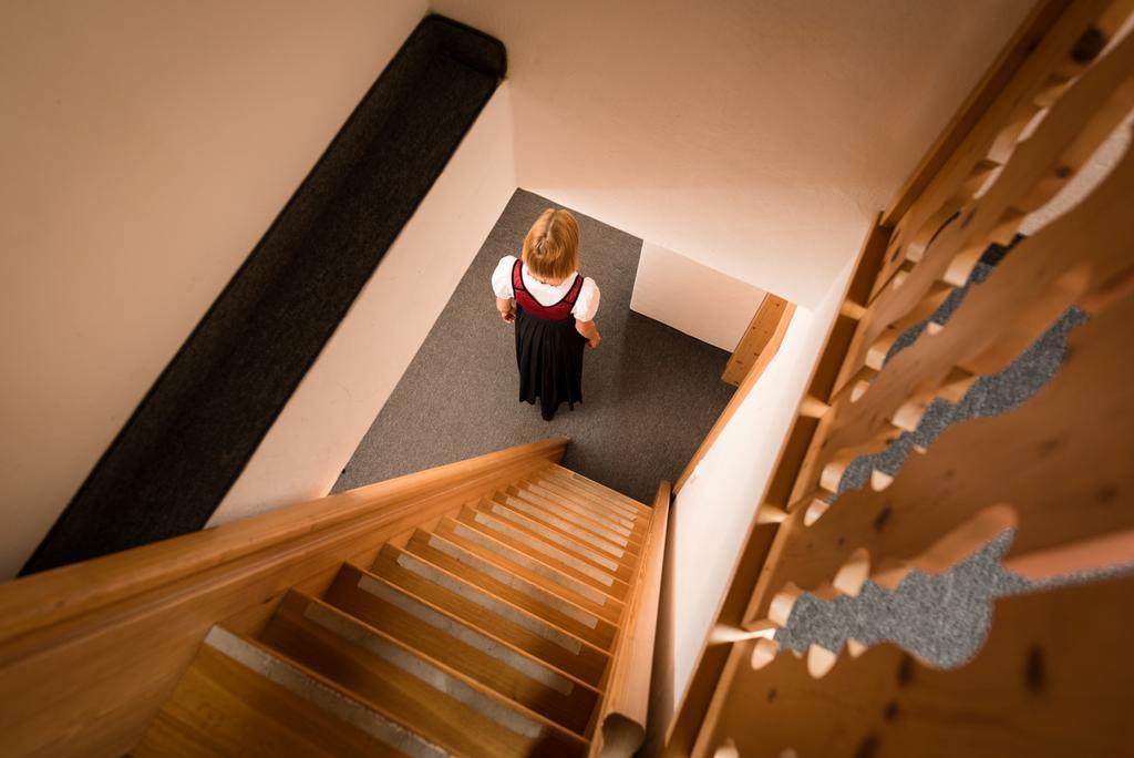 Ansitz Wirtsgut - Familienappartements In Den Bergen 莱奥冈 外观 照片